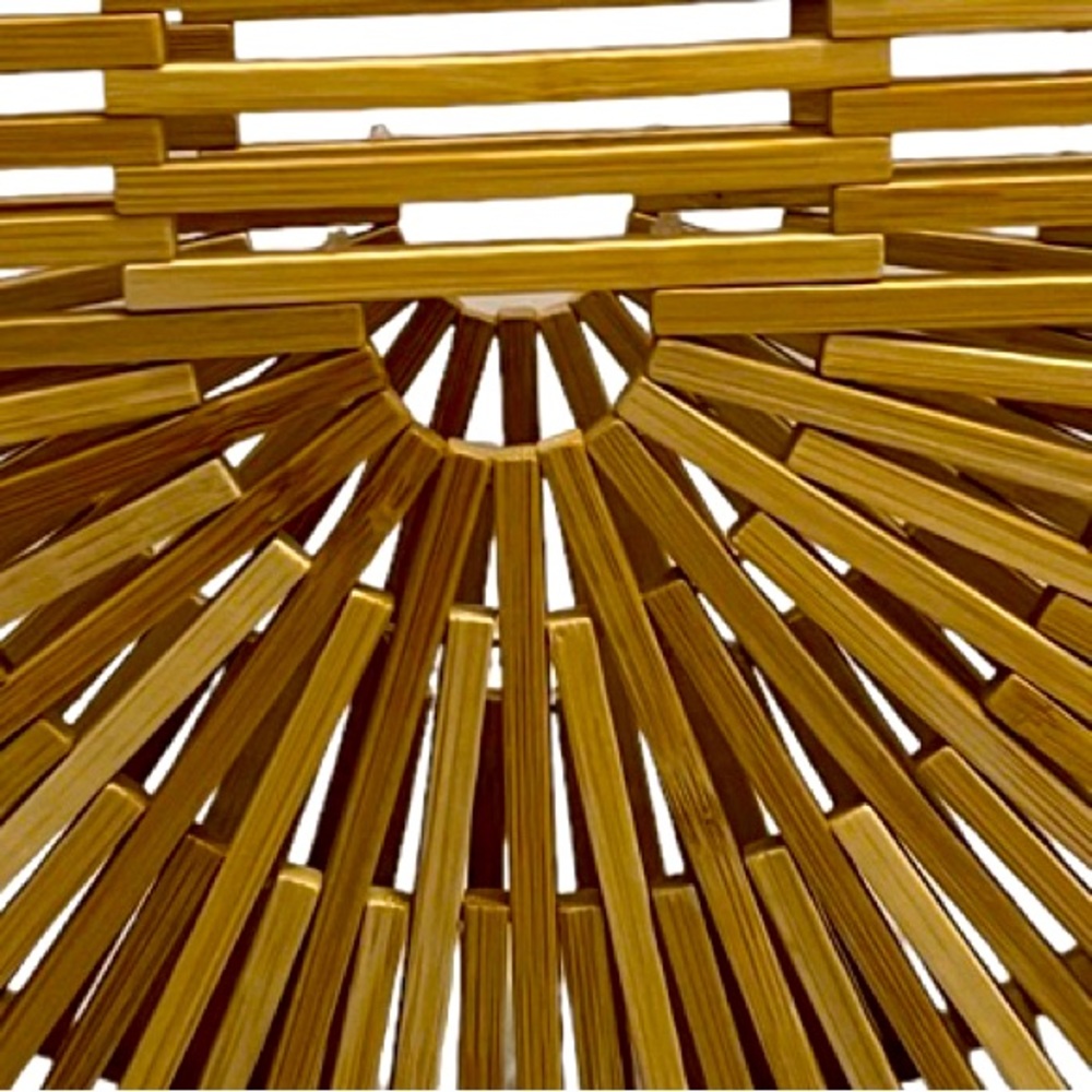 Medium Resort Style Rattan Handbag - Picture 2 of 2